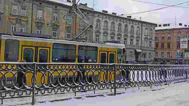 Львівські трамваї та тролейбуси продовжать роботу до 22:00