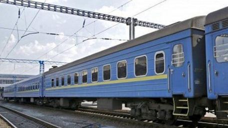 «Укрзалізниця» запустила вісім евакуаційних поїздів на Західну Україну