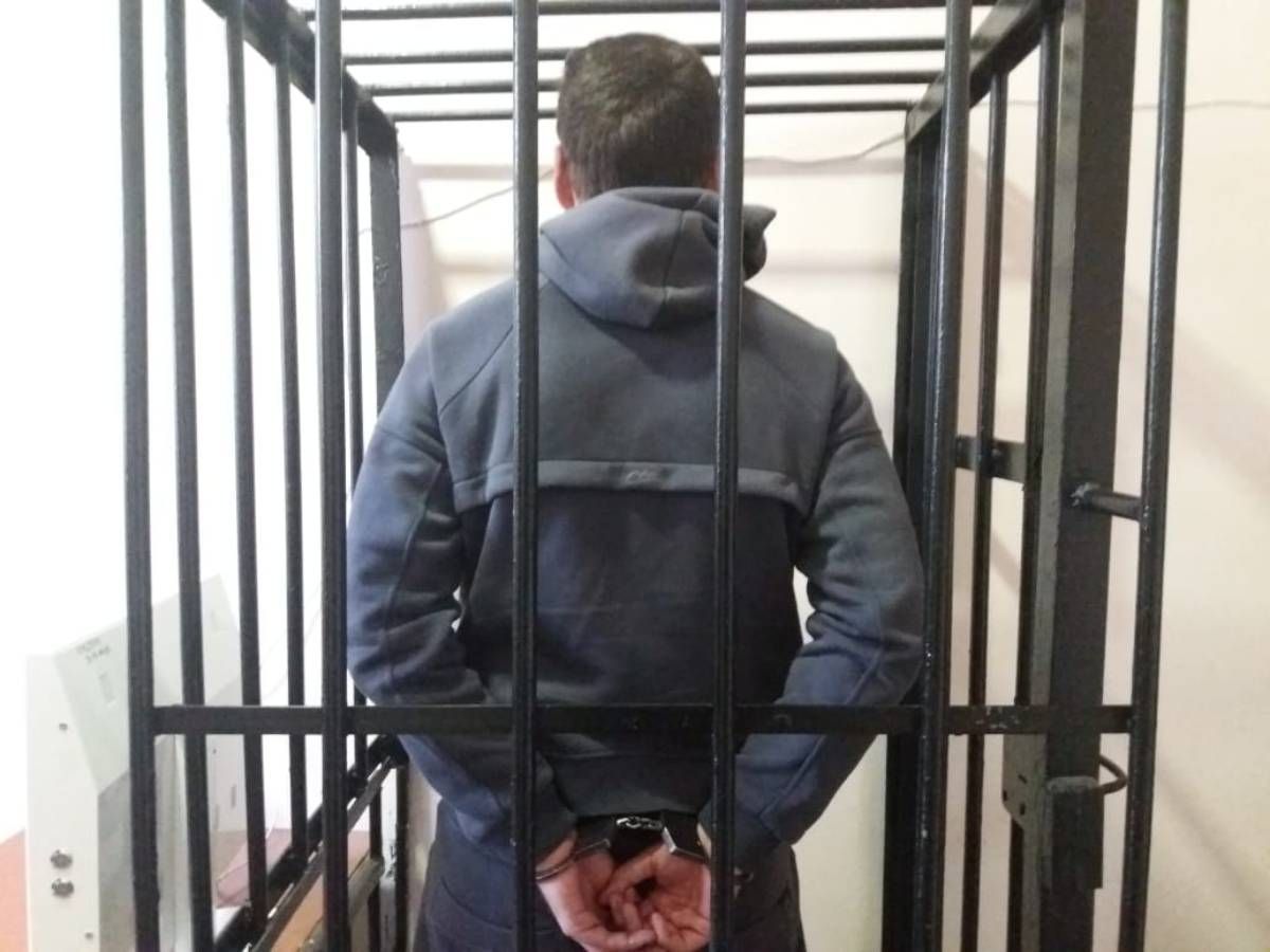 СБУ затримала коректувальника атак росіян на івано-франківський аеродром

