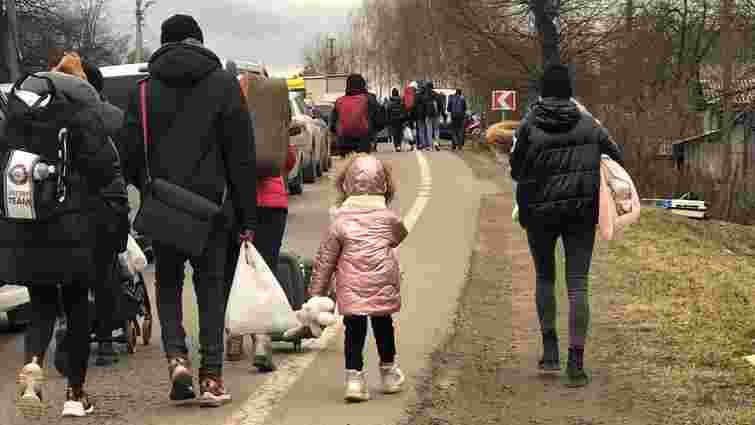З України виїхав вже мільйон біженців, половина з них – у Польщі