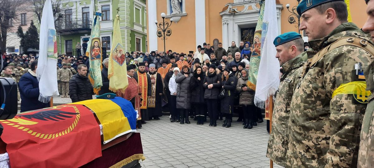 Кілька тисяч людей прийшли на похорони Віталія Скакуна на Тернопільщині