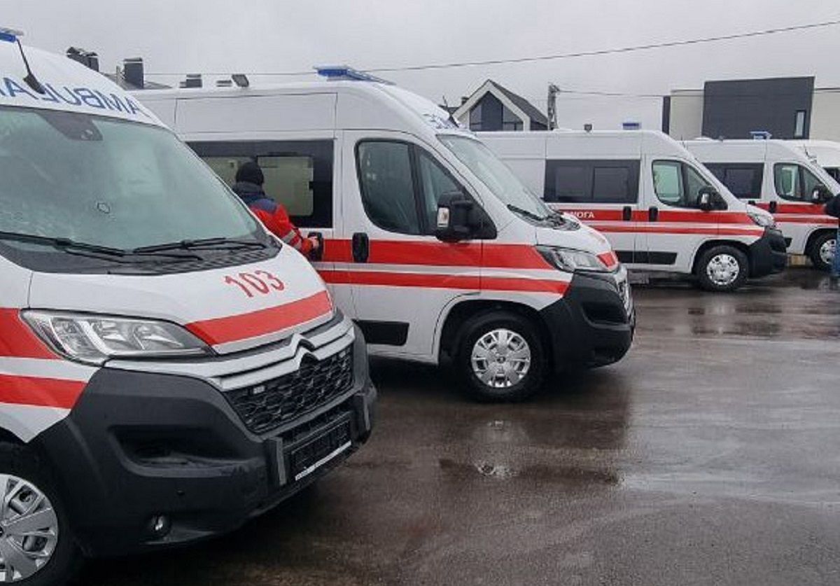 МОЗ передало у регіони ще 64 нові «швидкі»