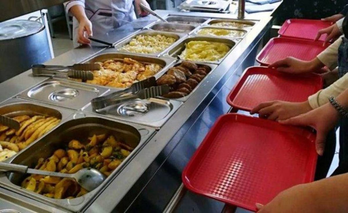 Для переселенців у Івано-Франківську відкриють соціальні їдальні