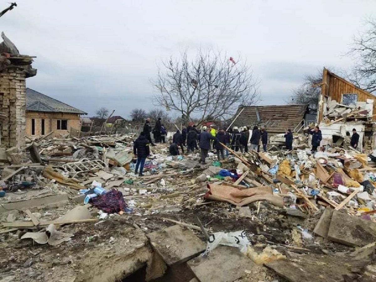 Троє дітей загинули внаслідок обстрілів села біля Києва