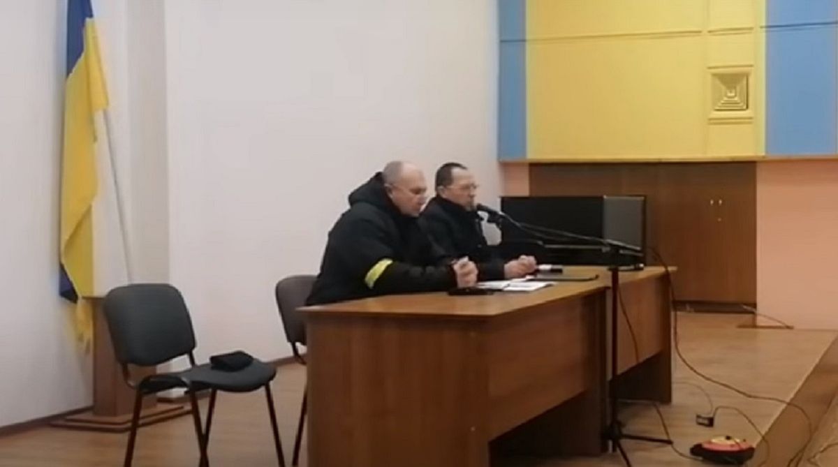 Депутати Старокостянтинівської міськради закликали закрити небо над Україною 