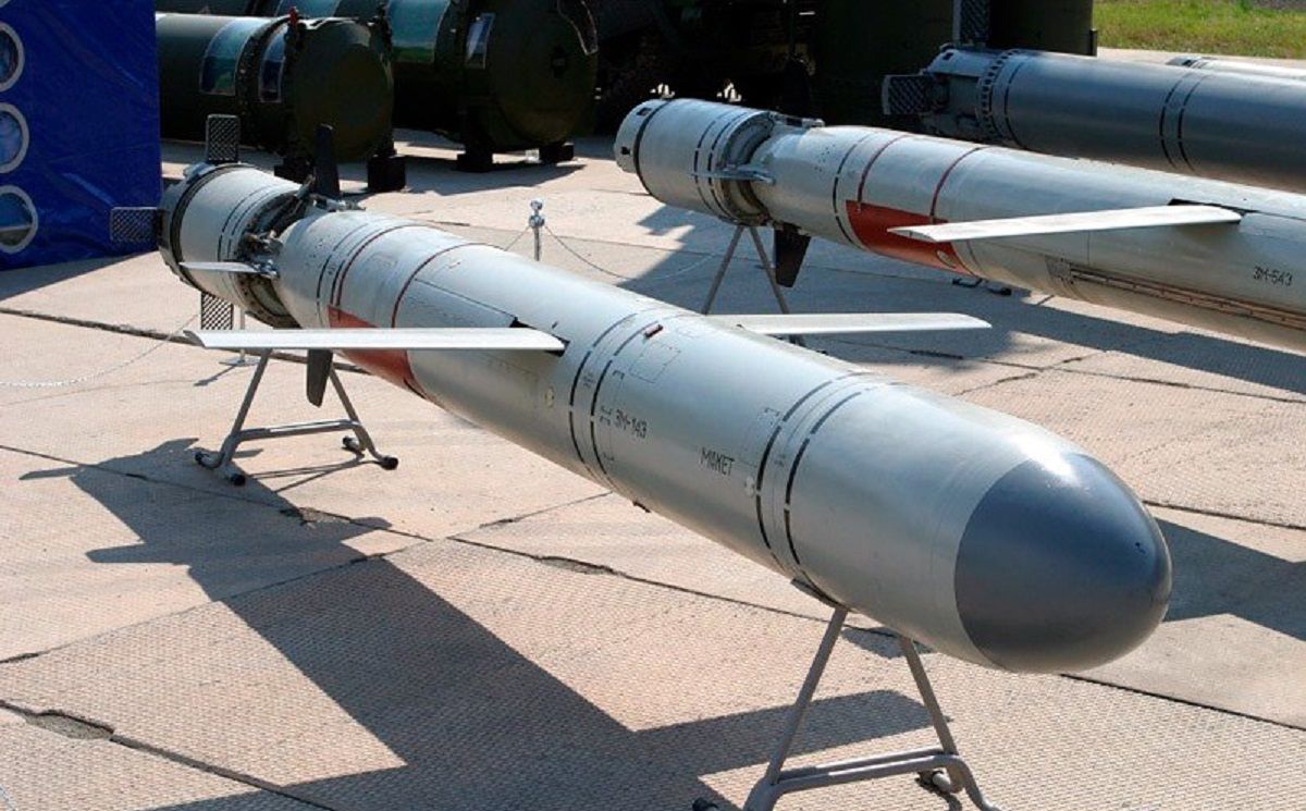 У Миколаєві російська ракета влучила у військову казарму, є загиблі
