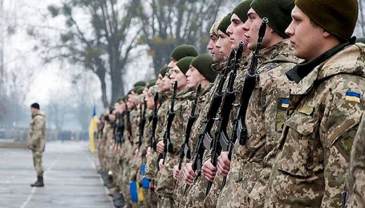 Українські строковики отримуватимуть по 30 тис. грн щомісяця