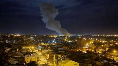 Російські літаки авіабомбами вщент знищили будинки в центрі Сум