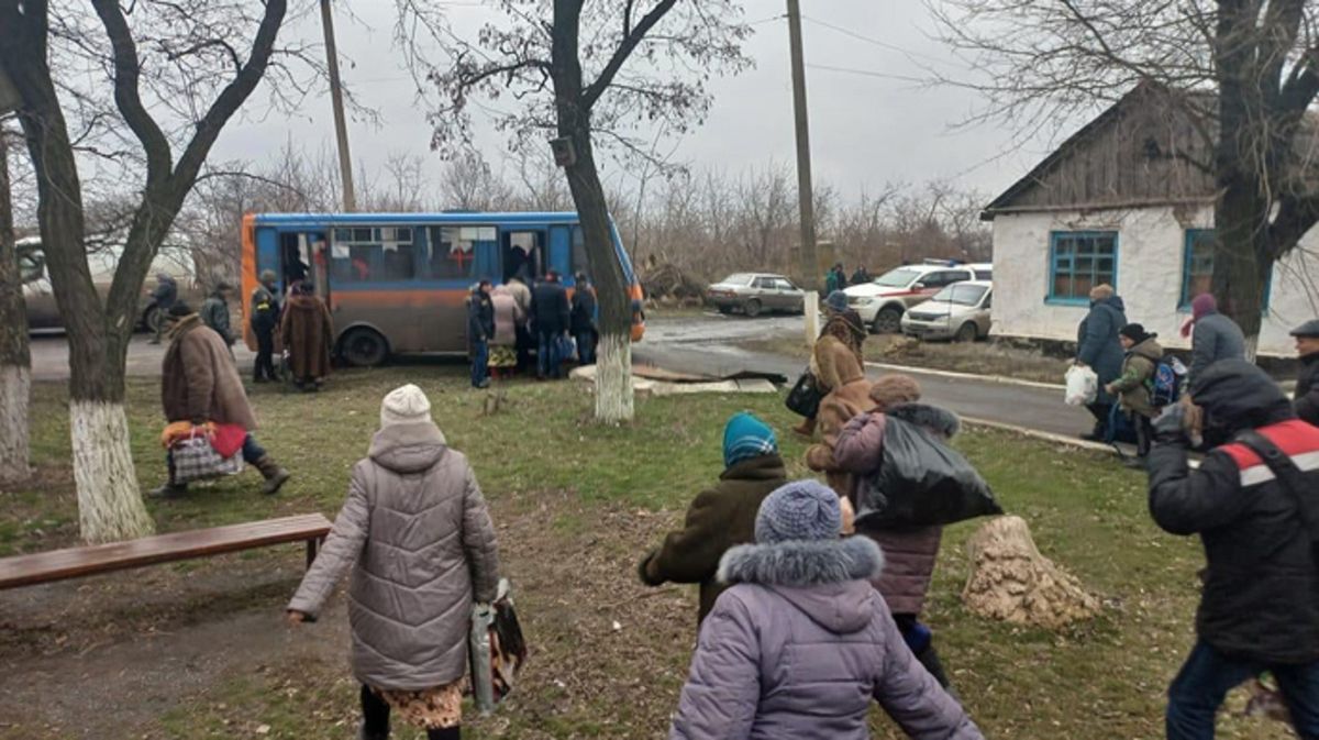 Росіяни атакували гуманітарний коридор у Маріуполі