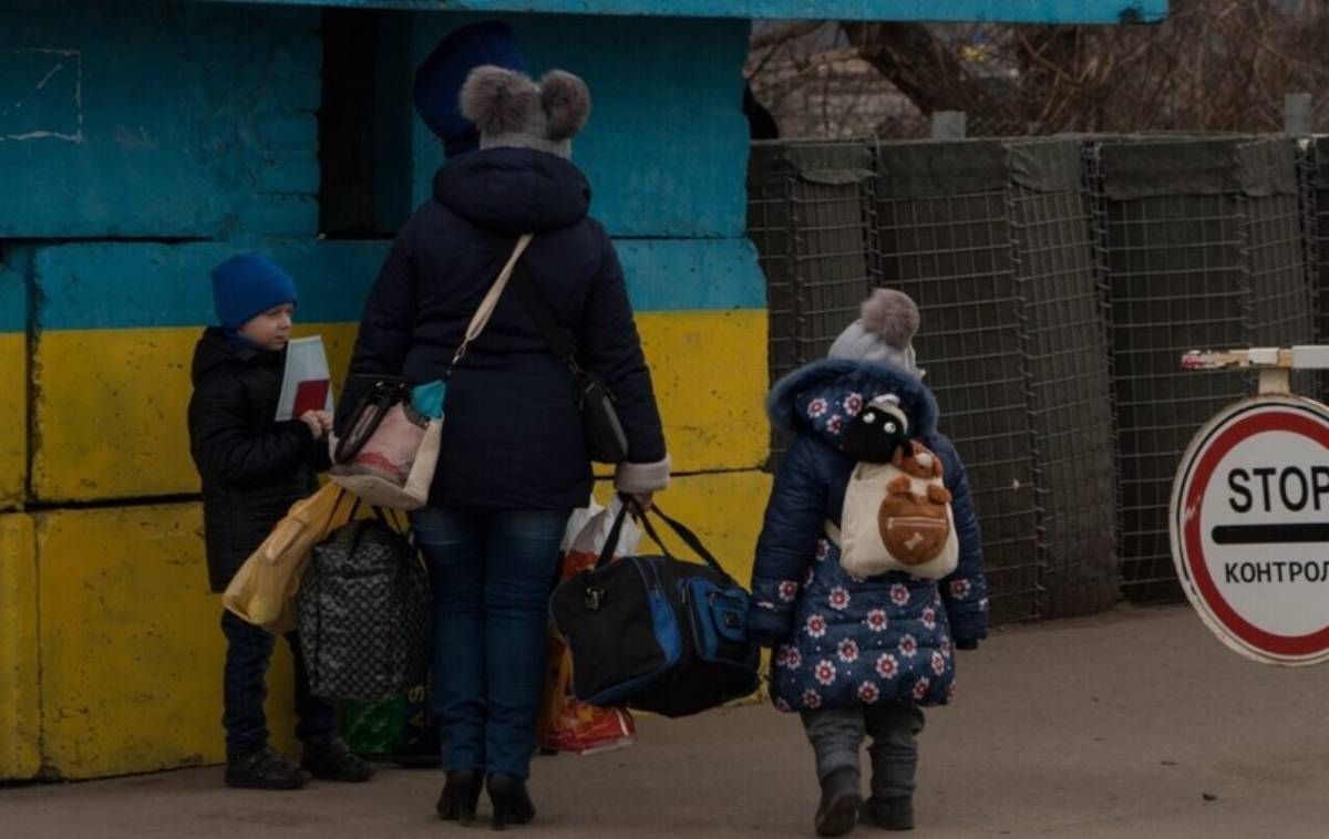 З Києва до Івано-Франківська евакуйовуватимуть людей автобусами

