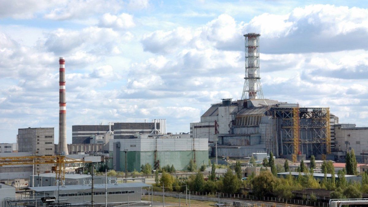 Через пошкодження високовольтної лінії ЧАЕС повністю знеструмлена