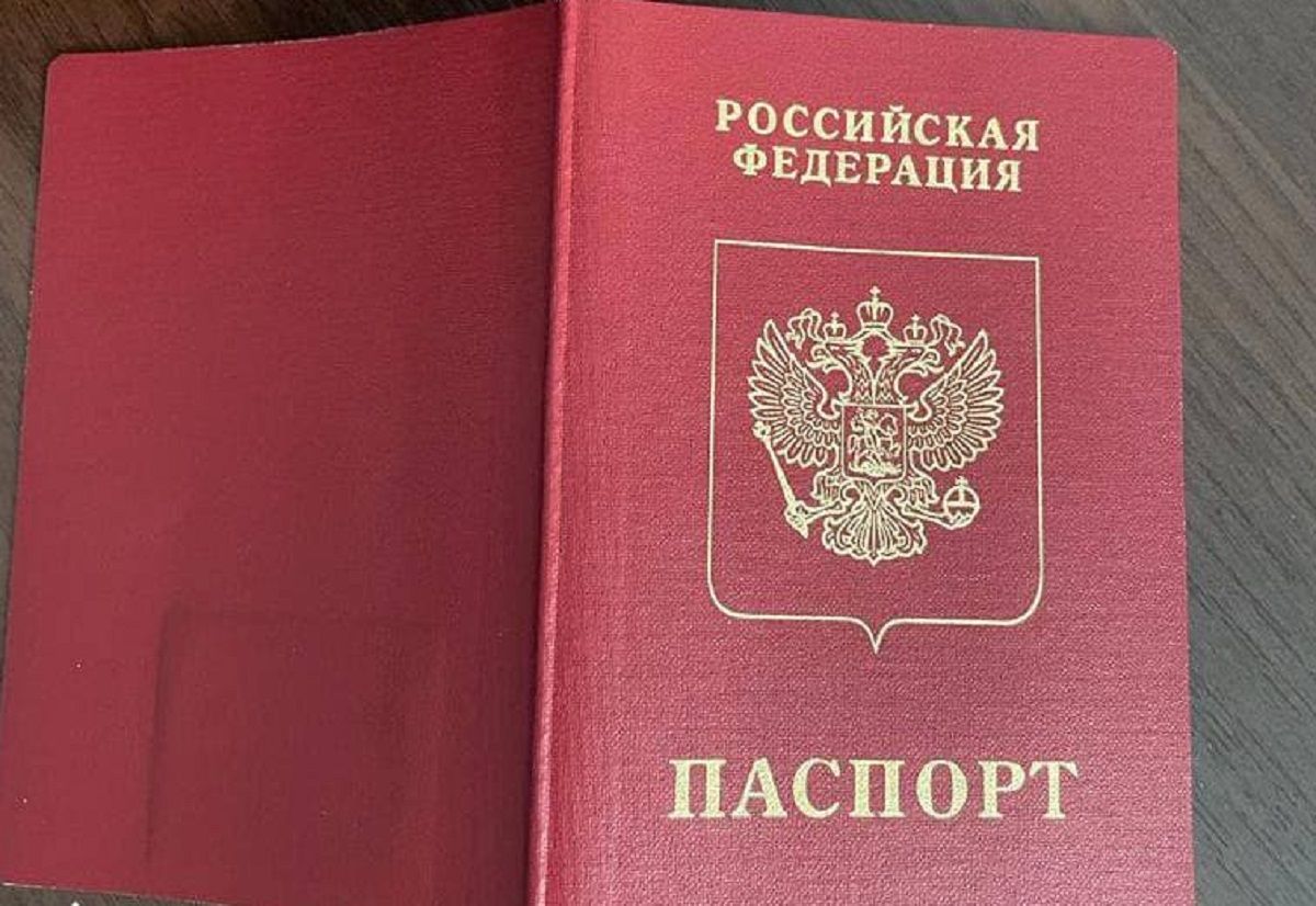 Українці призовного віку намагаються втікати за кордон з російськими паспортами