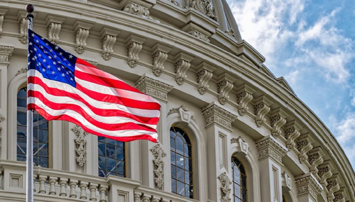 Палата представників США схвалила виділення 13,6 млрд доларів для України