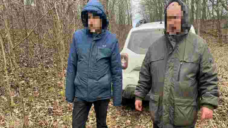 Затриманих у лісі на кордоні з Молдовою чоловіків відправили у військкомат