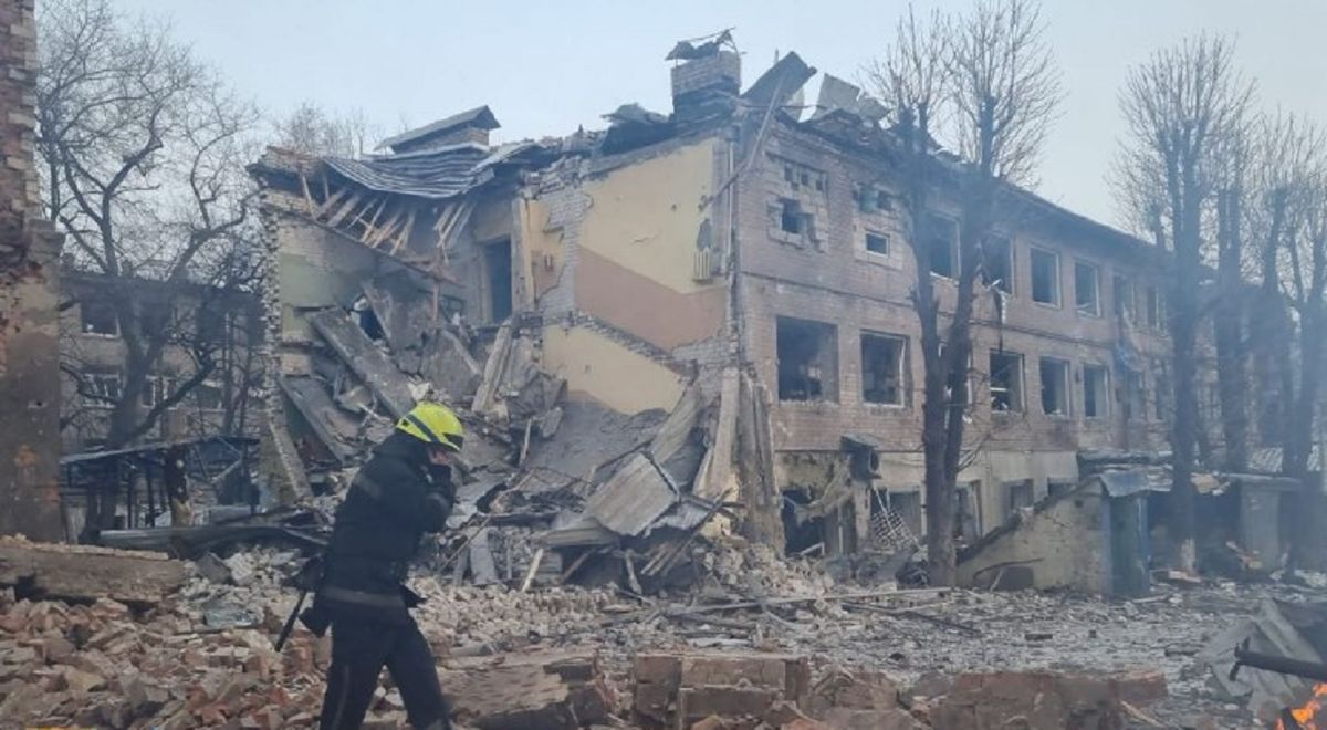 Росіяни трьома авіаударами обстріляли цивільні об'єкти у Дніпрі