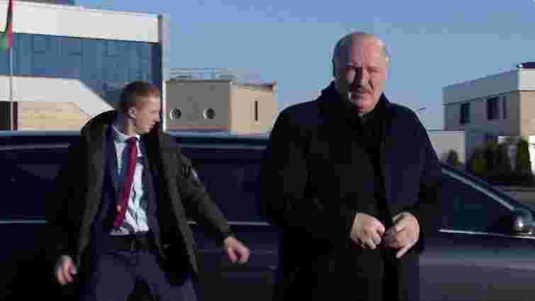Лукашенко полетів до Москви на зустріч із Путіним
