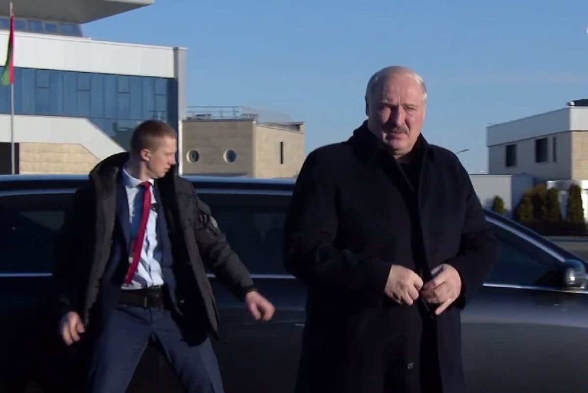 Лукашенко полетів до Москви на зустріч із Путіним