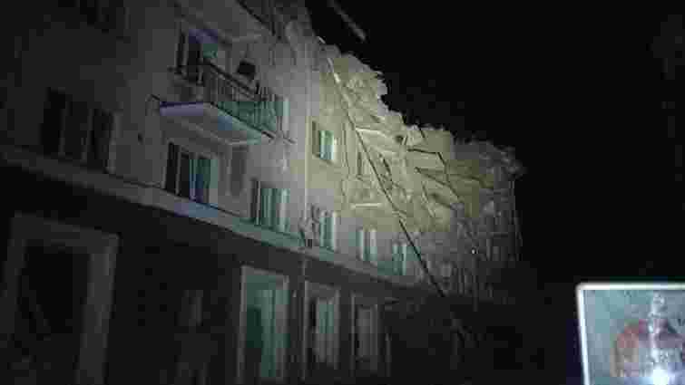 Росіяни розбомбили готель «Україна» в центрі Чернігова