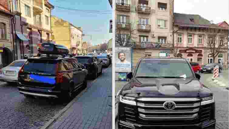 Мер Мукачева погрожує конфісковувати автомобілі за неправильне паркування