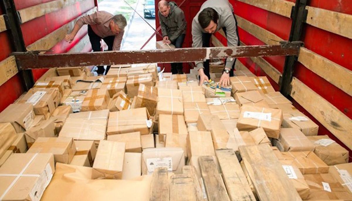 Україна заборонила ввезення будь-яких книжок з Росії