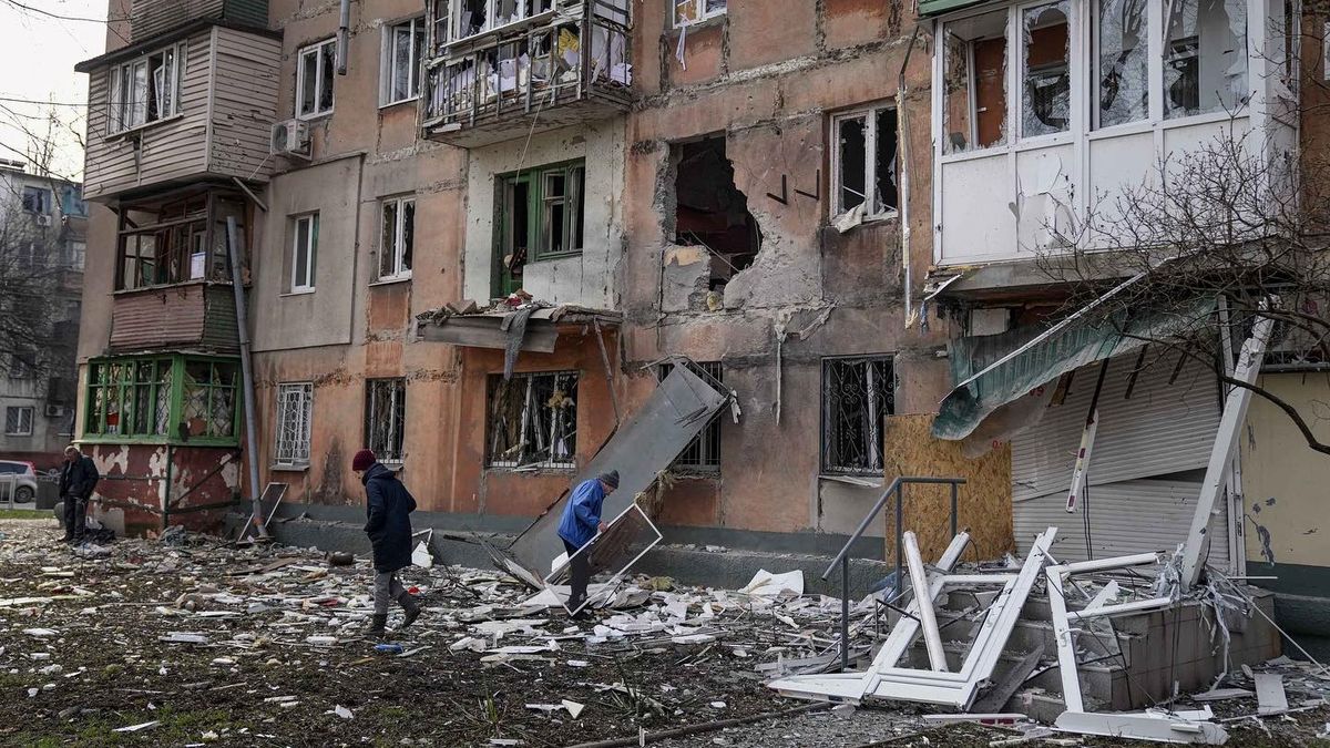 З Маріуполя гуманітарним коридором вперше евакуювалися люди