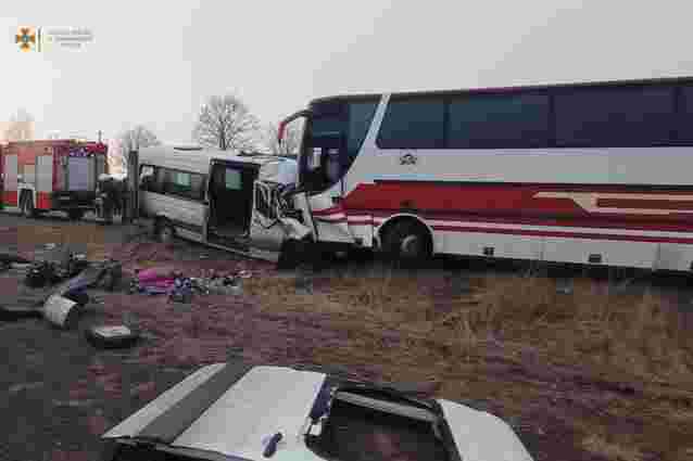 Семеро біженців загинули у ДТП з мікроавтобусом на Хмельниччині