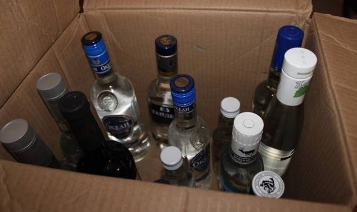 Мешканка Коломиї організувала алкомагазин у власній квартирі
