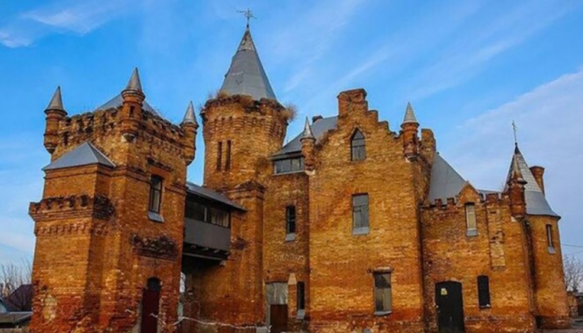 Мінкульт показав пошкоджені росіянами пам’ятки архітектури. Фото до і після