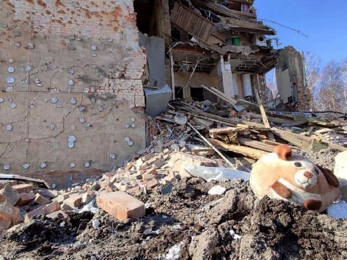 Росіяни обстріляли у Бердичеві військову частину та житлові будинки