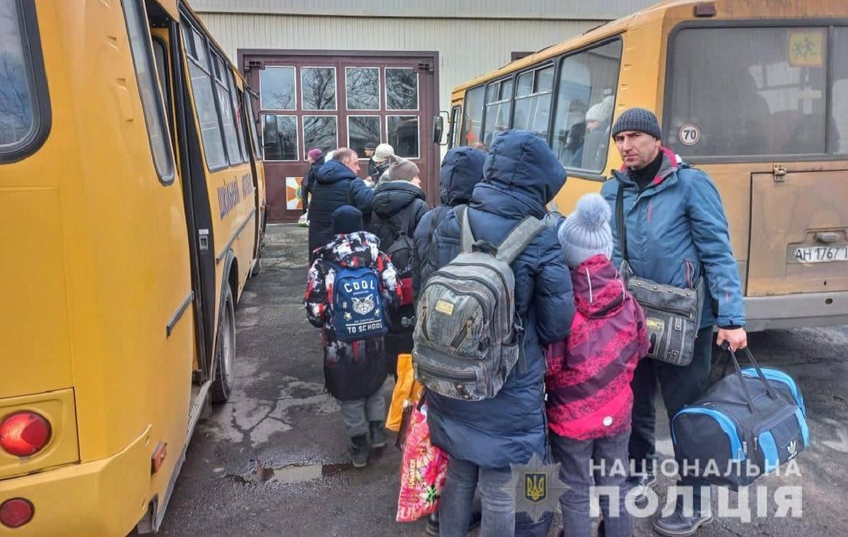 Росіяни обстріляли з танків колони з біженцями на Київщині