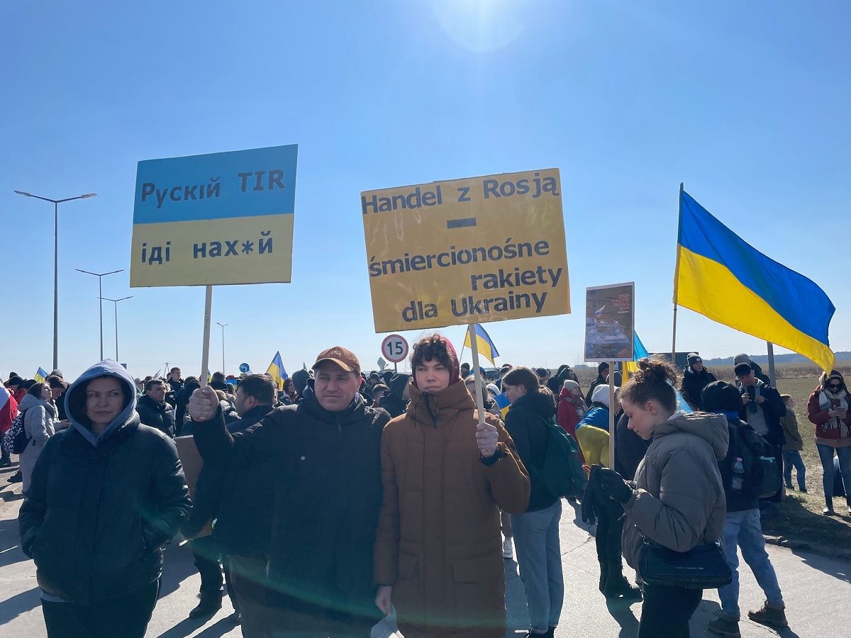 Активісти знову заблокували фури на польсько-білоруському кордоні