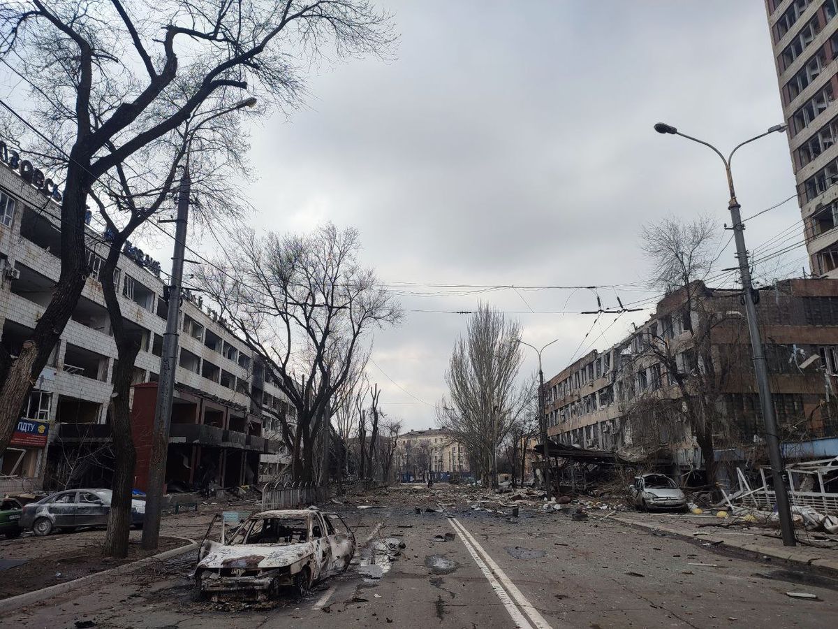 Росія вимагає капітуляції Маріуполя в обмін на гуманітарні коридори