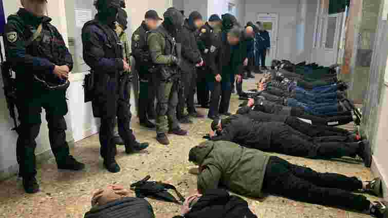 У Мукачівській міськраді виникли сутички, затримали 19 осіб
