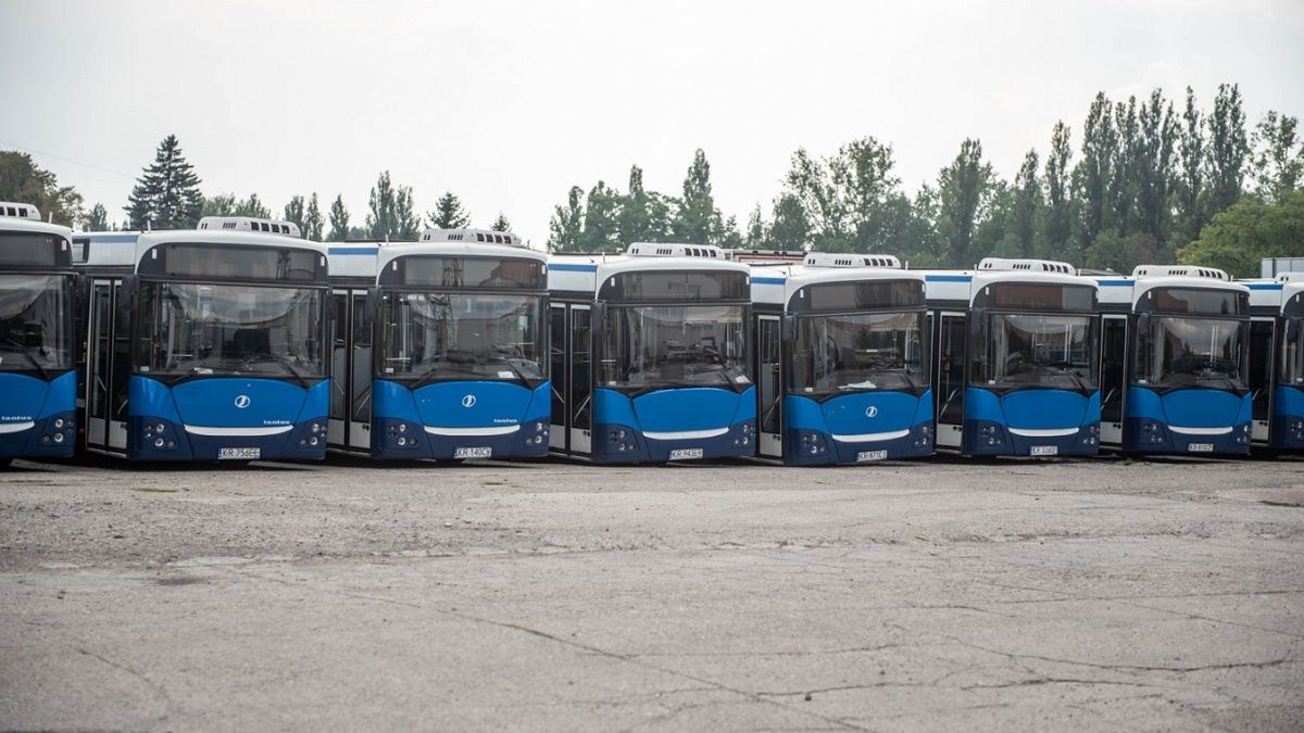 Поляки подарували Львову п'ять автобусів, завантажених гуманітаркою