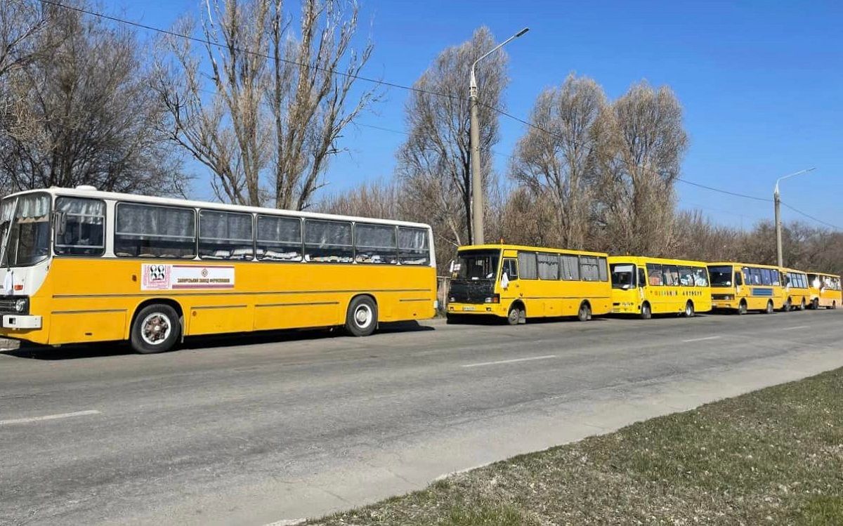 У Мелітополі окупанти заблокували 15 тонн гуманітарної допомоги для мешканців