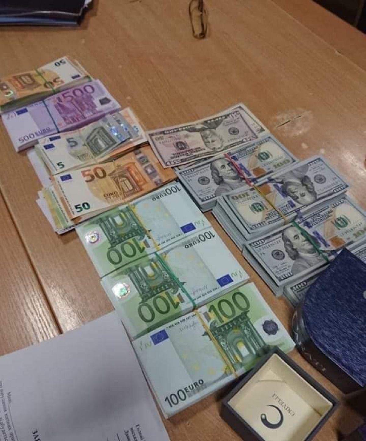 47-річна українка намагалася незаконно вивезти в Угорщину понад 4 млн грн