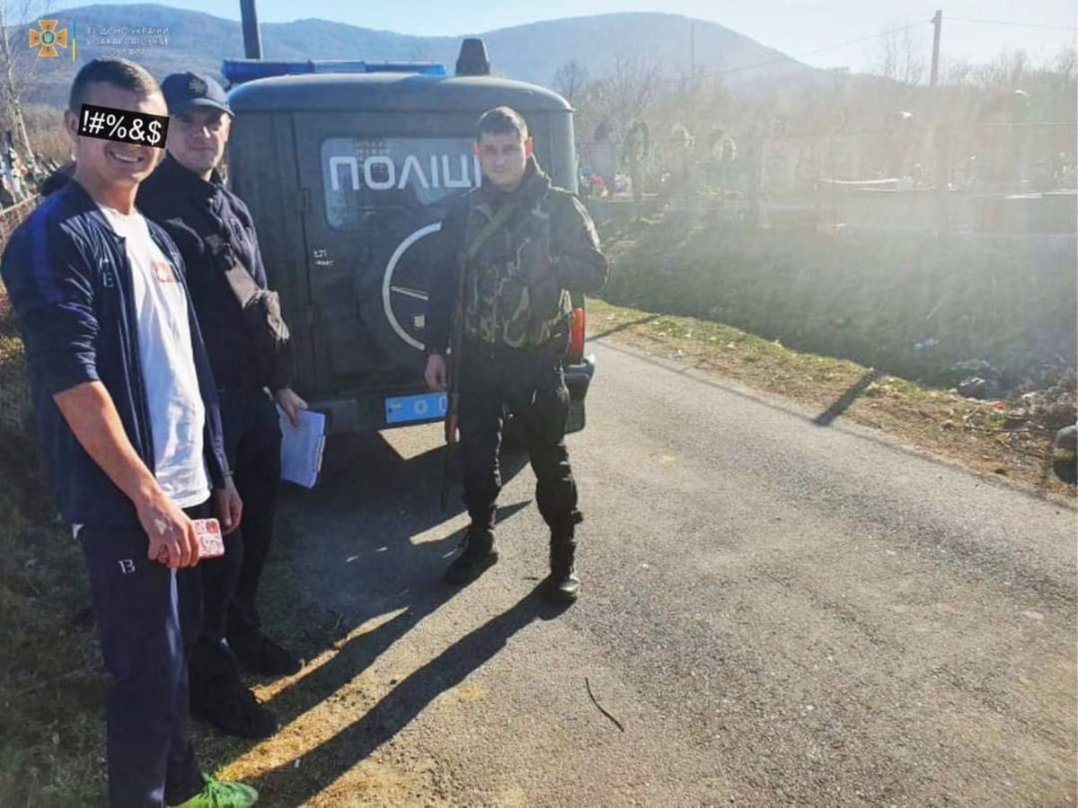 22-річний палій трави на Закарпатті сам здався пожежникам