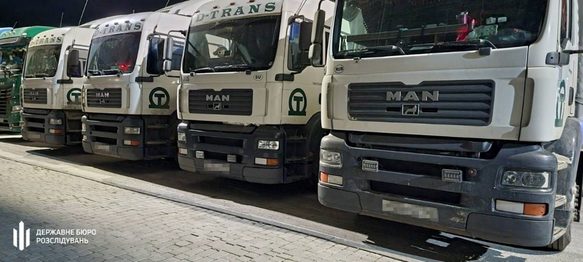 ДБР конфіскувало 27 російських та білоруських фур у далекобійників на Буковині