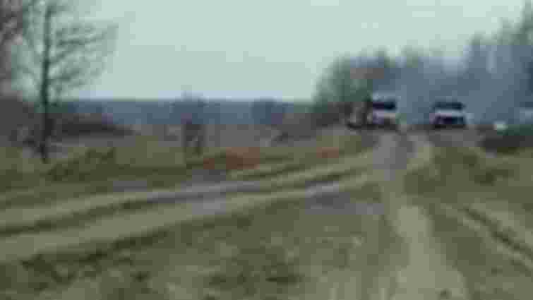 Росіяни обстріляли колону волонтерів під Черніговим, є жертви