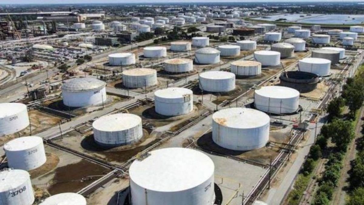 США відкривають стратегічний резерв нафти для стримування цін