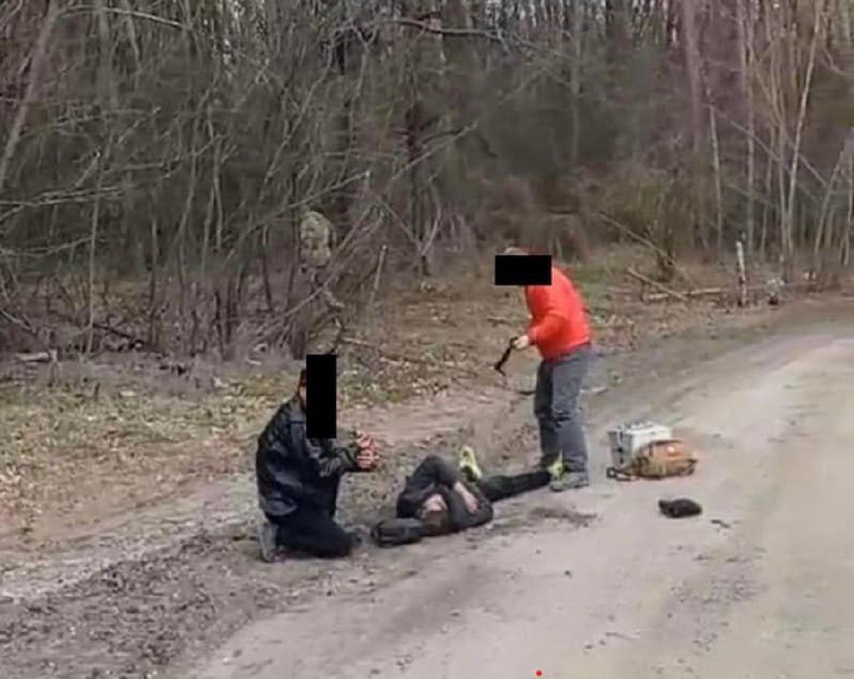 У звільненому Тростянці знайшли тіла закатованих мирних мешканців