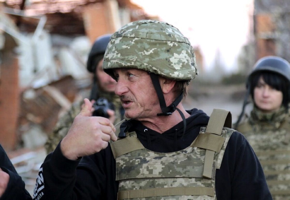 Актор Шон Пенн закликав мільярдерів купити Україні 12 винищувачів