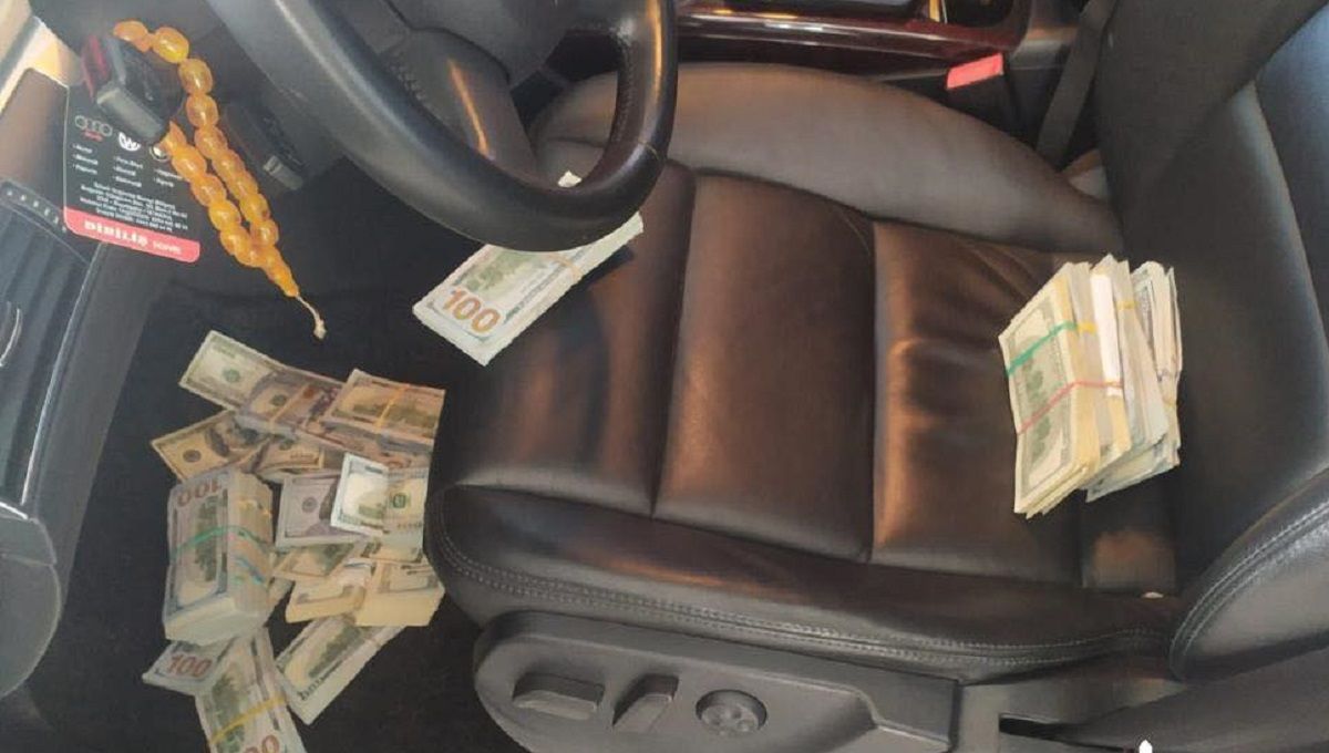 ДБР затримало турка при спробі вивезти з України понад 500 тис. доларів