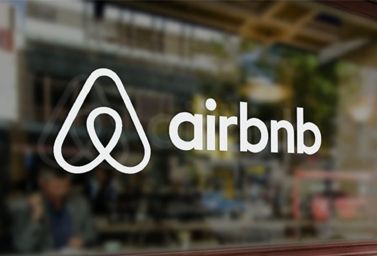 Сервіс оренди житла Airbnb заблокував доступ для росіян і білорусів