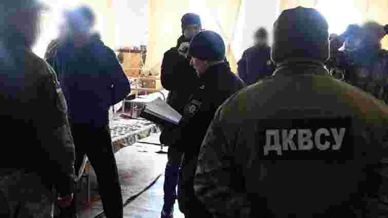 В'язнів виправного центру на Рівненщині викрили на постачанні наркотиків