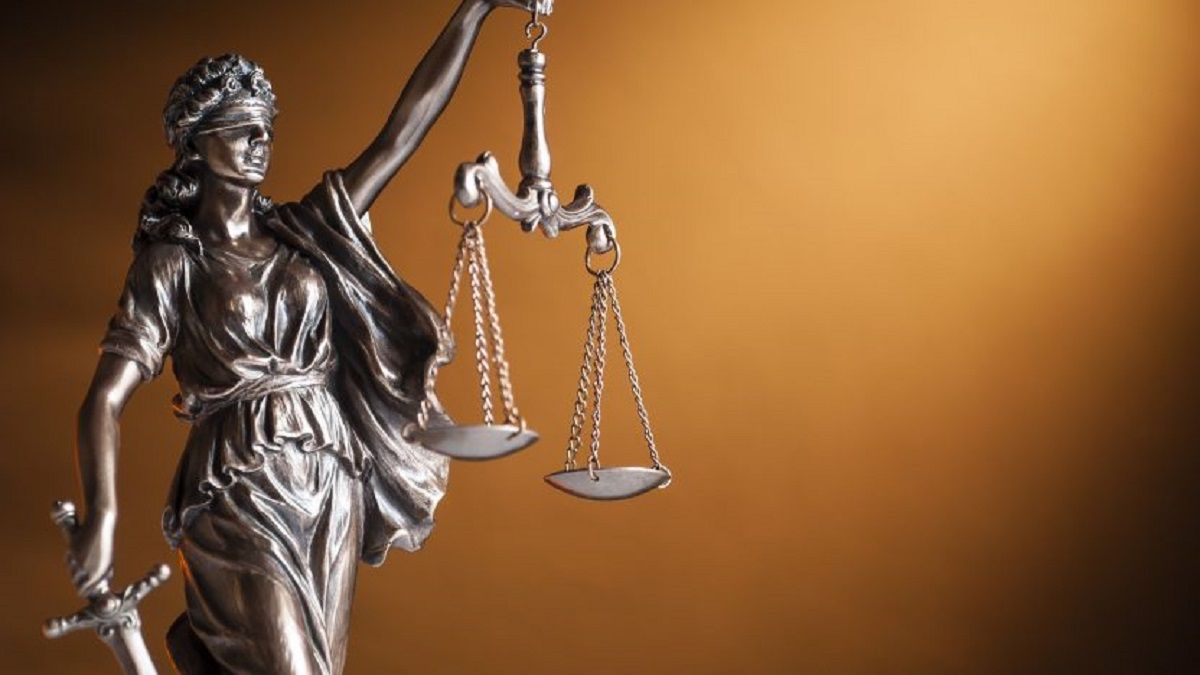 ДБР викрило на держзраді суддю та керівника апарату суду на Луганщині