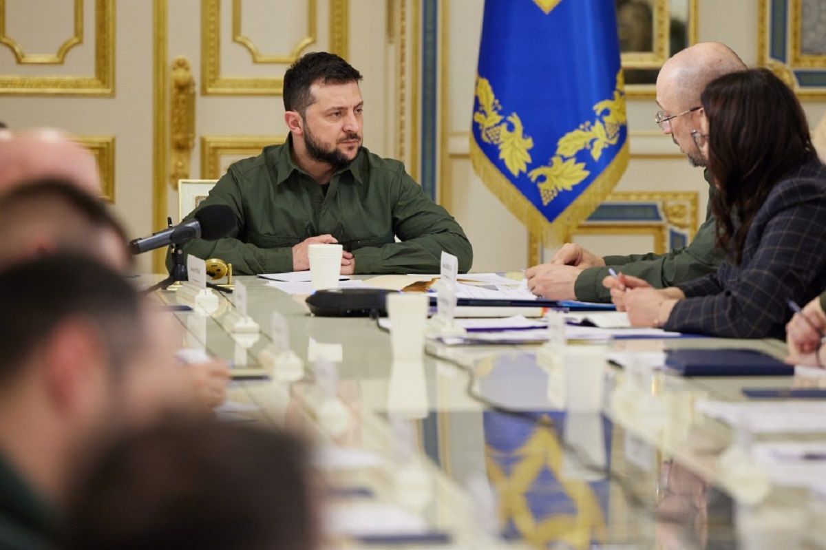 Уряд допускає можливість скорочення деяких соціальних виплат через війну