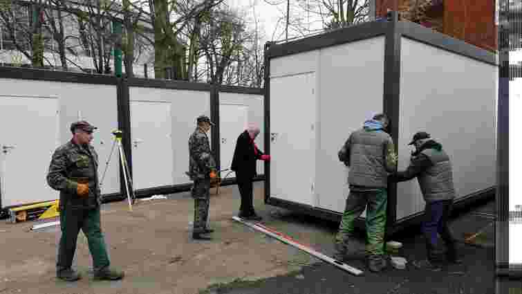 У Львові почали будувати перше контейнерне містечко для переселенців