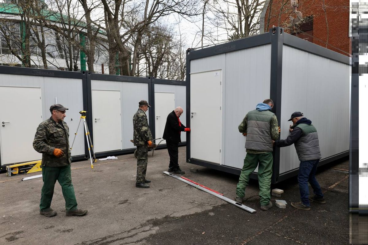 У Львові почали будувати перше контейнерне містечко для переселенців
