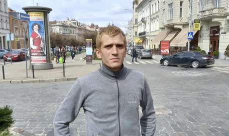 Проплив 4 км крижаним морем, щоб вибратись з Маріуполя